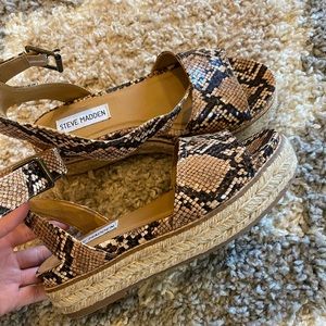 Steve Madden snack skin sandal